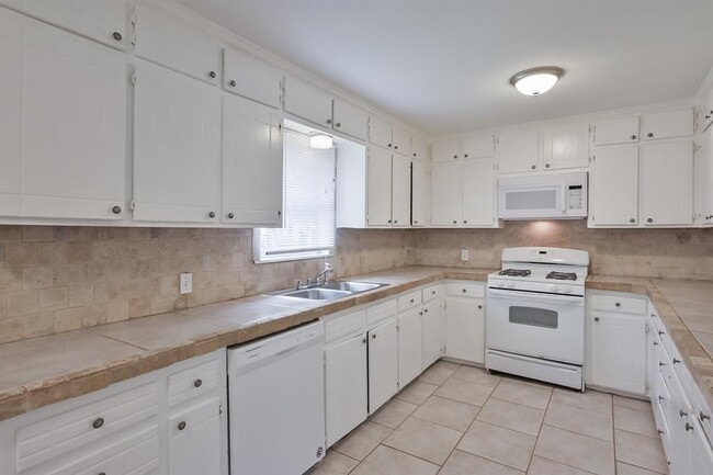 Photo - 6957 Park Pl Dr