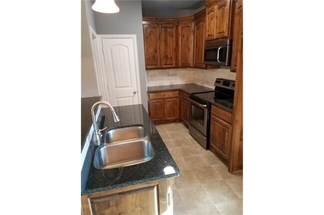 Photo - 640 Kimbrough St