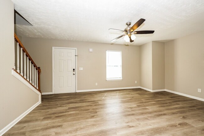 Photo - 113 Lyndhurst Dr