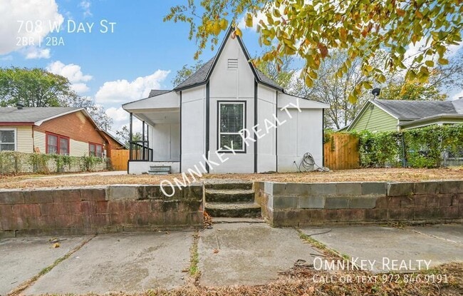 Photo - 708 W Day St