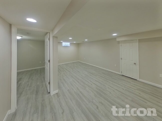 Photo - 2931 Woodbridge St