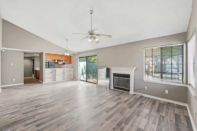 Photo - Upgraded Duplex in Arlington!