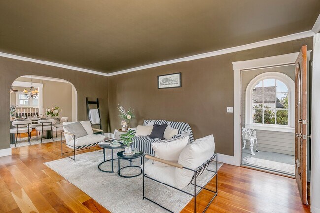 Photo - Beautiful Historic Multi Generational home in Heart of Snohomish