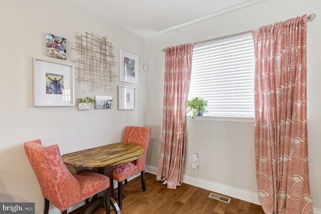 Photo - 2249 Kimball St