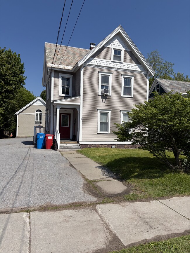 Building Photo - 268 Colchester Ave Unit 1