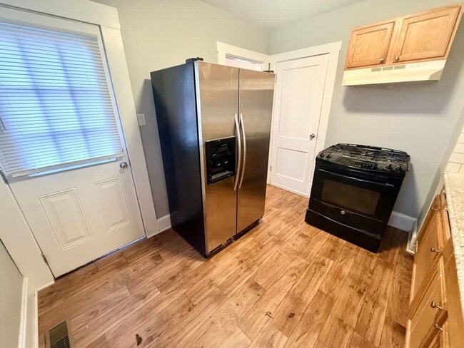 Photo - 1422 N Limestone