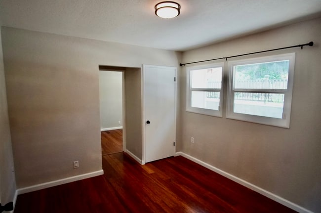 Photo - 18420 Crest Ave