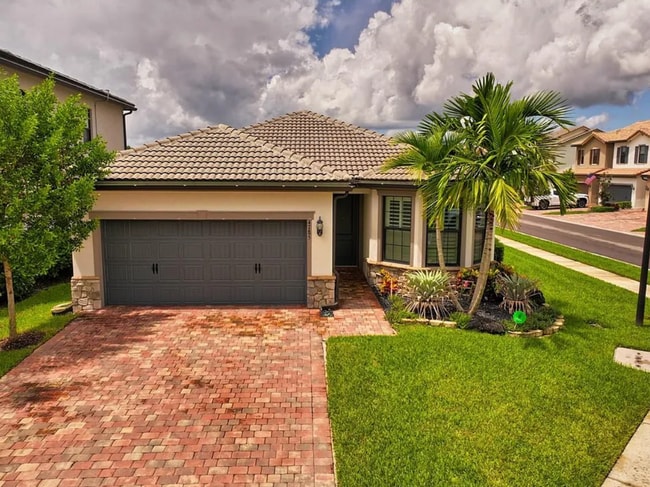 Building Photo - Beautiful home on a corner lot.