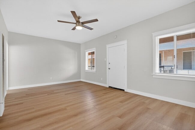 Photo - 915 Cherry Ave Unidad 110