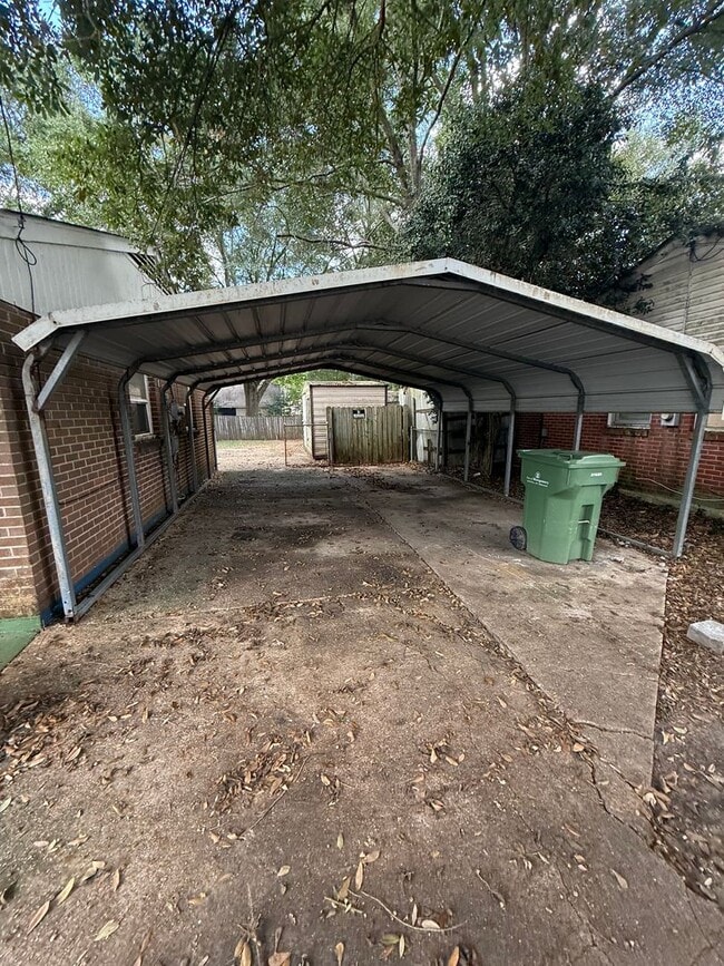 Photo - ** 3 Bed 1 Bath located in Chisholm ** Cal...