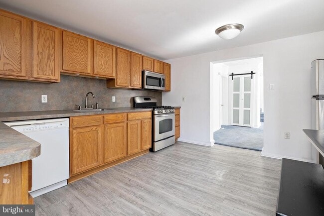 Photo - 106 W Kings Hwy