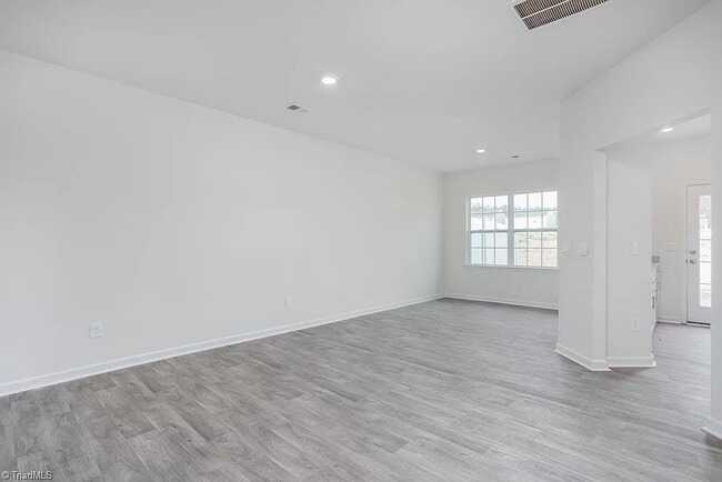 Photo - 1154 Evelynnview Ln