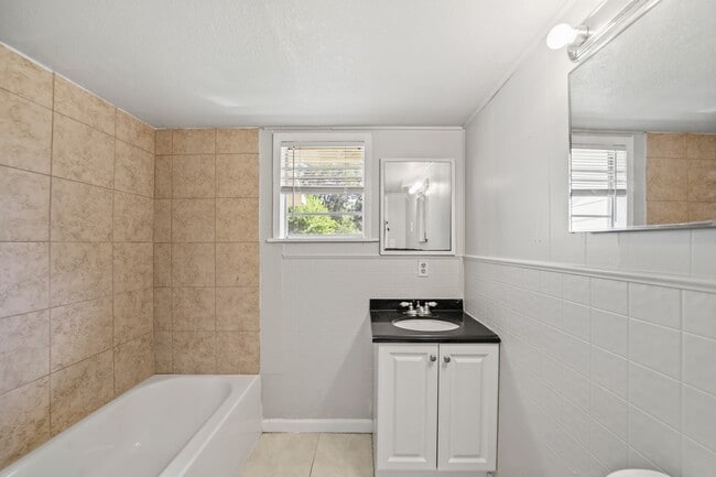 Photo - 1706 California St