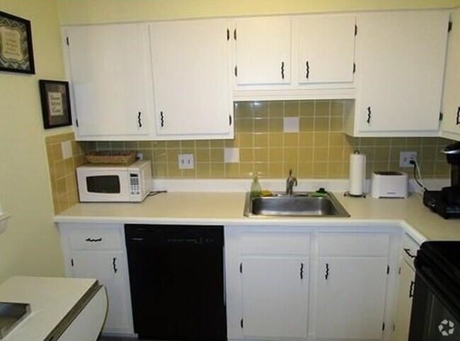 Building Photo - 12 Williamsburg Ct Unit 2 Rental