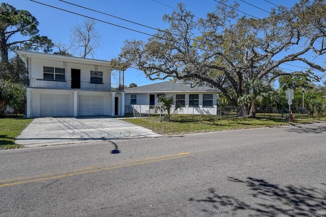 Building Photo - 2501 7th St S Rental