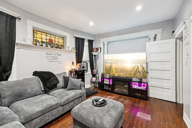 Photo - 30 Sheffield St Unit # 1