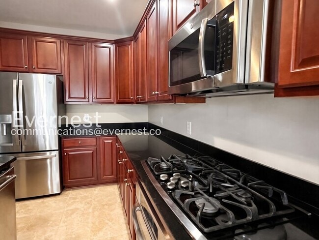 2372 Brookmoor Ln