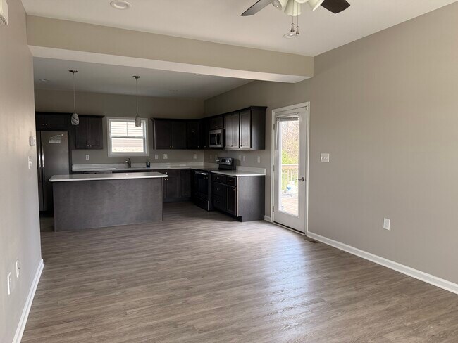 Photo - 270 Mabdarin Dr