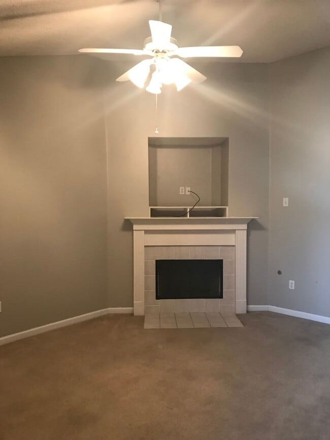 Photo - Olive Branch - 3 Bedroom, 2 Full bath Split Plan with Patio and Wood Privacy Fenced in Yard - Ove...