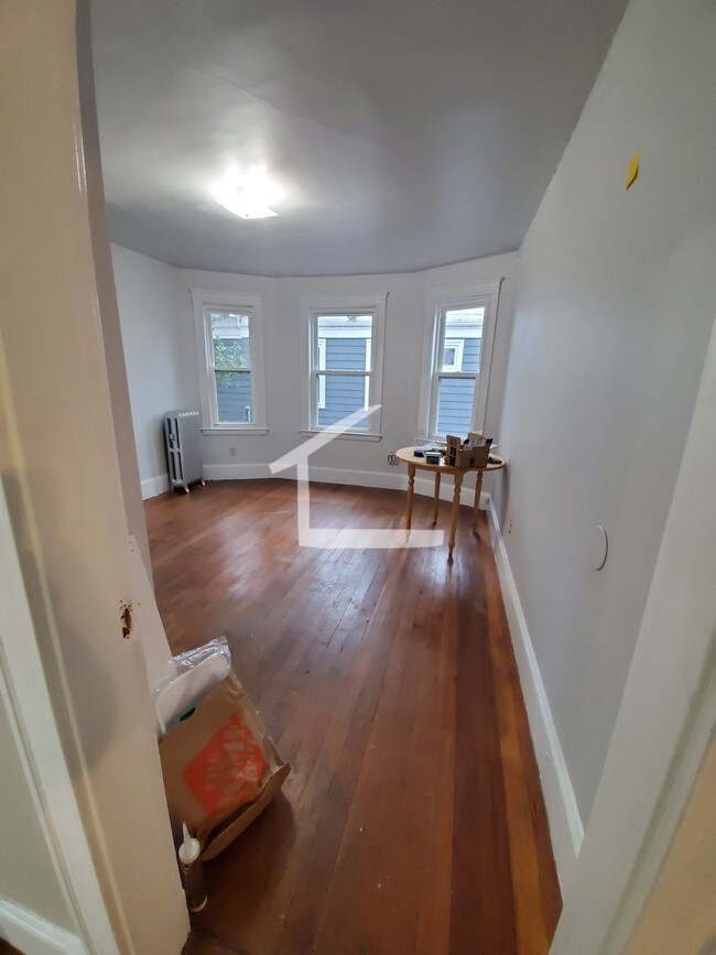 48 Fairbanks St Unit 3