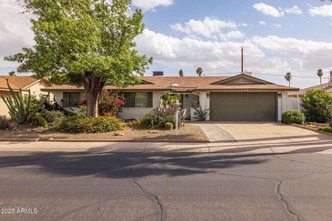 Building Photo - 2539 E Geneva Dr Rental
