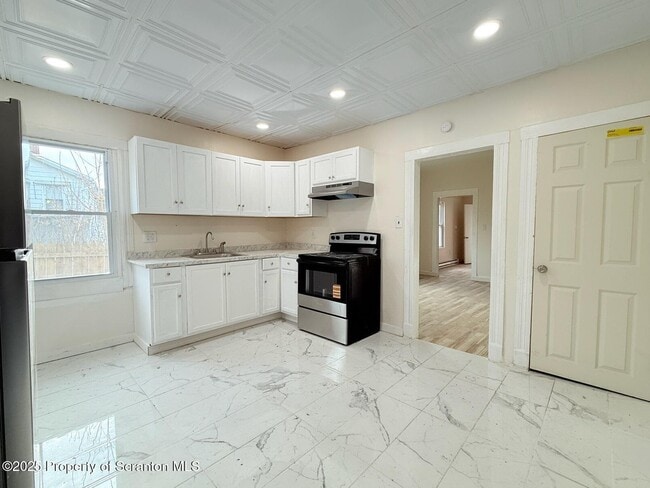 Photo - 210 Center Ave