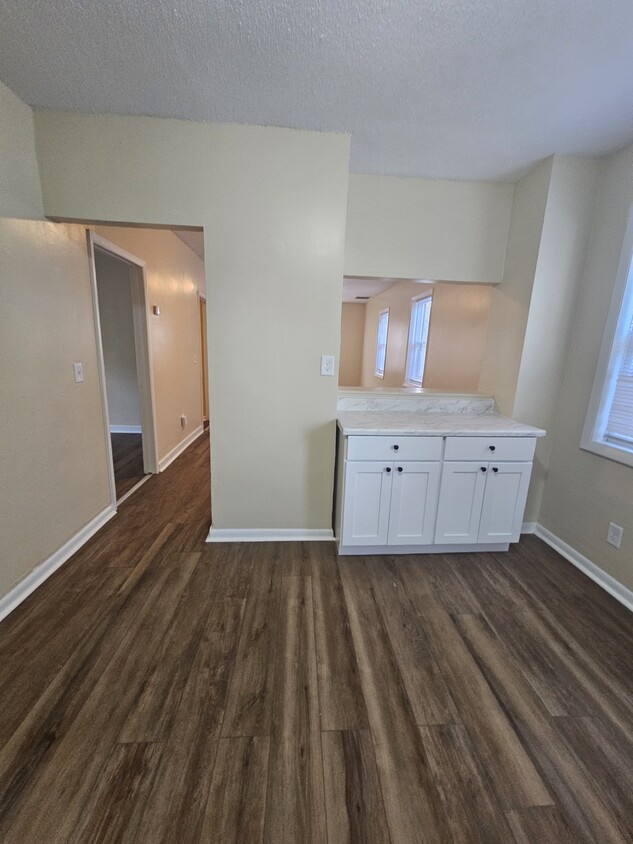 Photo - 307 Greenwich Ave (New Haven, CT)