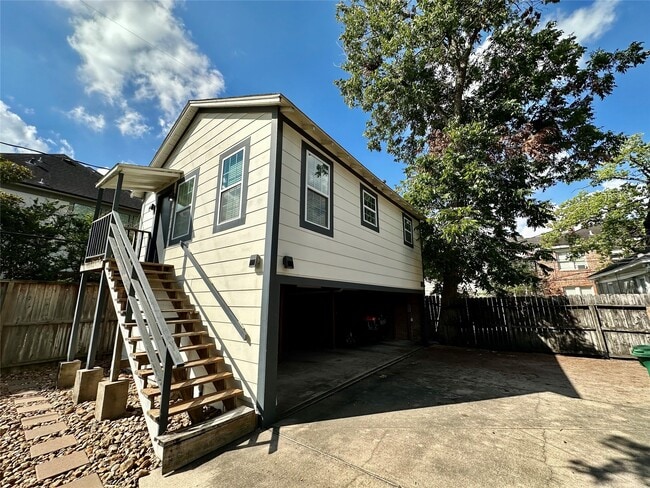 Building Photo - 1637 Bonnie Brae St