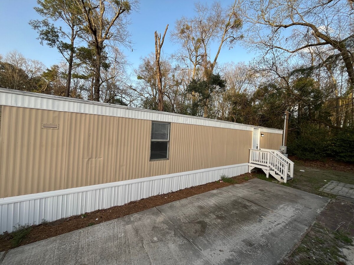 Photo - Colony Oaks Mobile Home Park