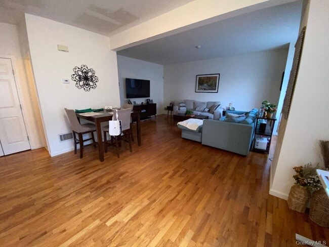 Photo - 213 Arlington Ct