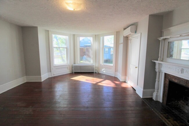 Photo - 1 bed, 1 bath apartment for rent in Downtown Harrisonburg!