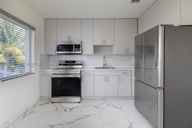 Photo - 2323 NW 15th St Unit 2