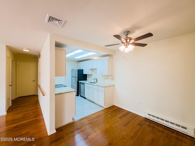 Photo - 227A Manchester Ln