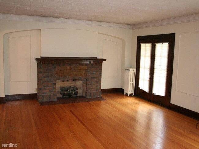 Photo - Carlton Apartments