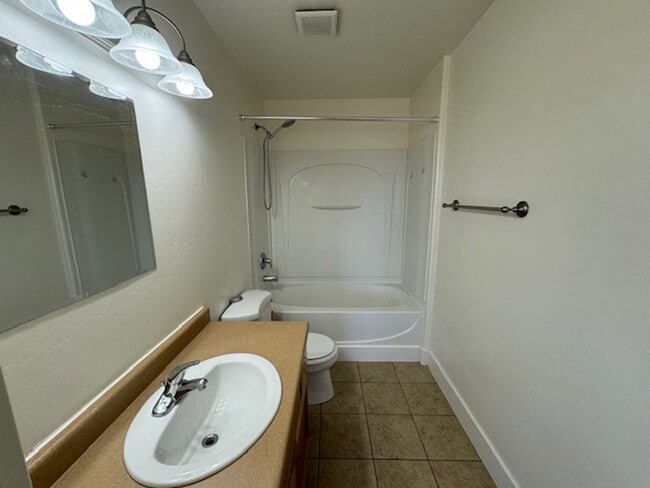 Photo - 233 Cres View Ln Unit 190