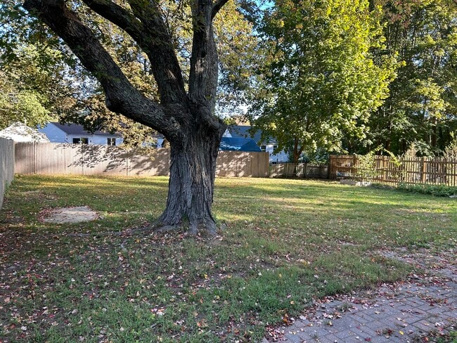 Photo - 189 Colonial Dr