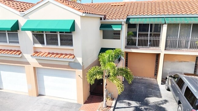 Building Photo - 824 Padua Ln