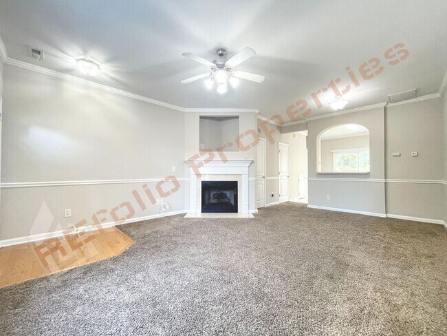 Photo - Fresh Paint Interior! Lovely 2 Bedroom 2.5... Casa