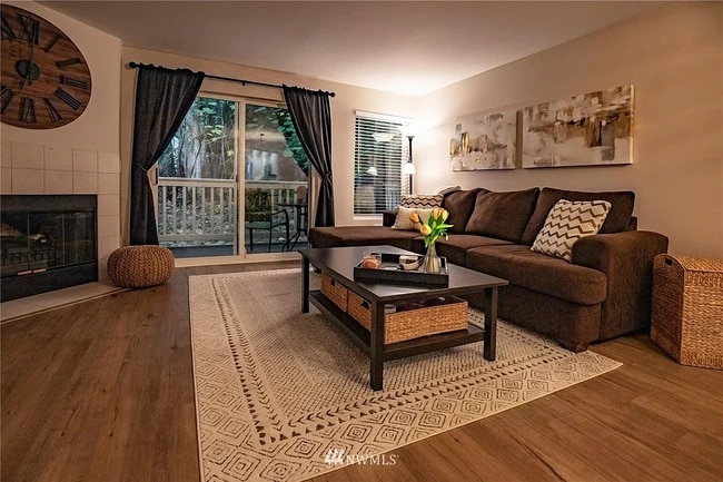 Photo - 6811 SE Cougar Mountain Way