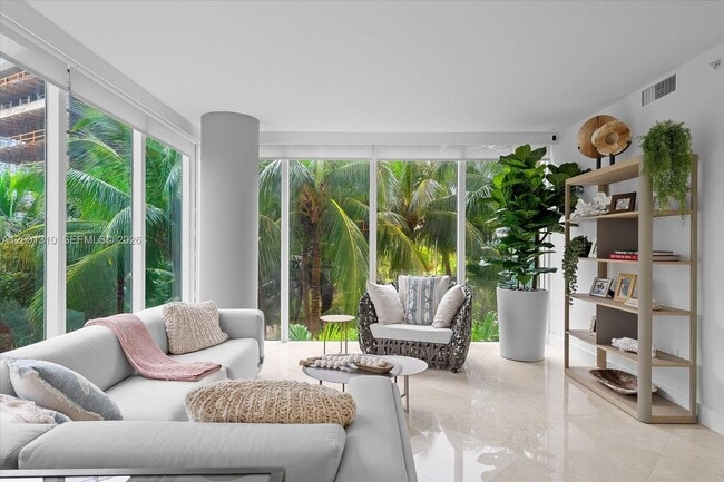 3400 SW 27th Ave Unit 201
