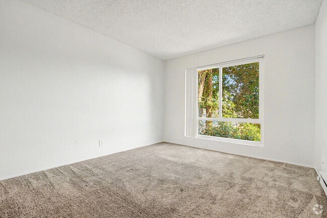 2BR, 2BA - 950SF - Second Bedroom