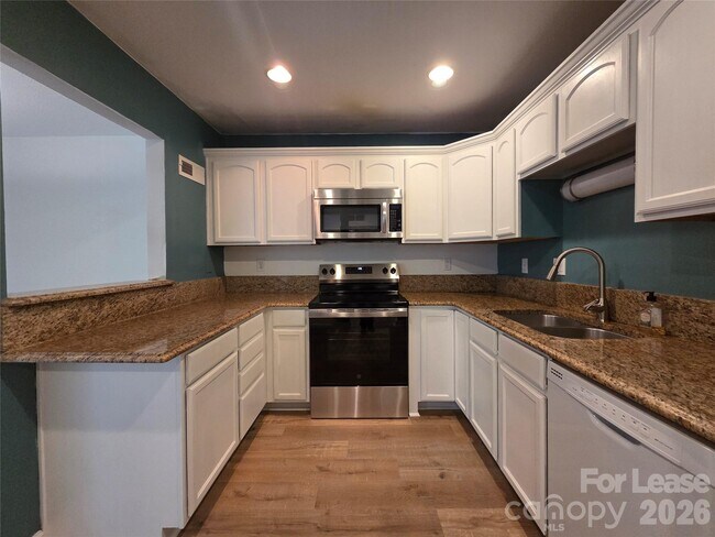 Photo - 23 Longbow Ct