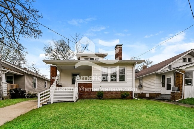 Building Photo - 306 E Virginia Ave