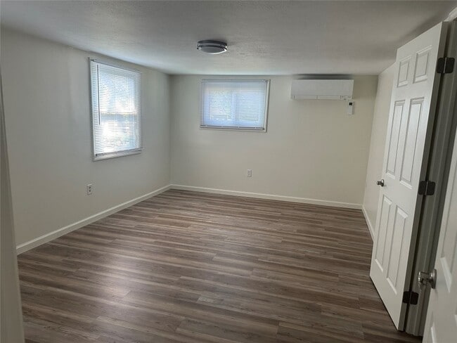 Photo - 1034 Western Ln