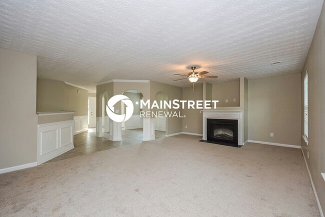 Photo - 4 Bedroom Pet-Friendly Home in Jonesboro, GA with Main Street Renewal