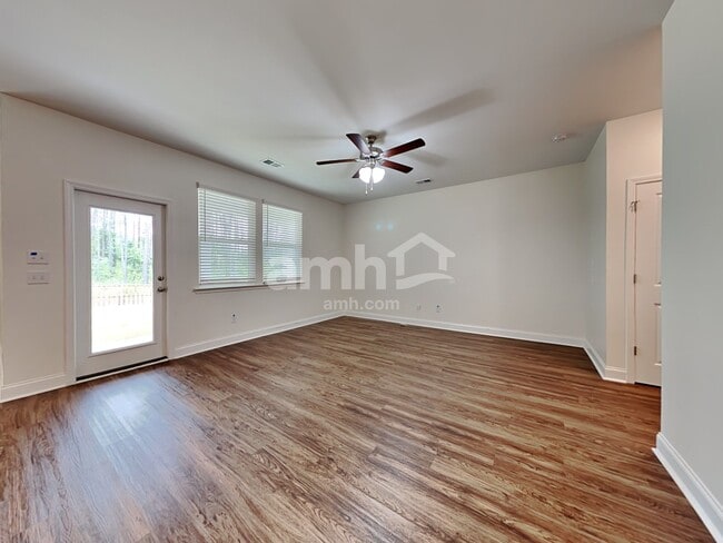 Photo - 300 Bering Ln