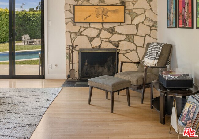 Photo - 2611 Range Rd