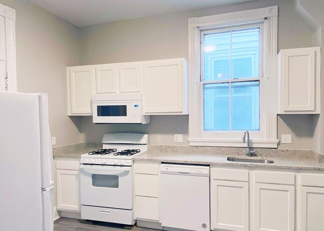 Photo - 114 W Nixon St