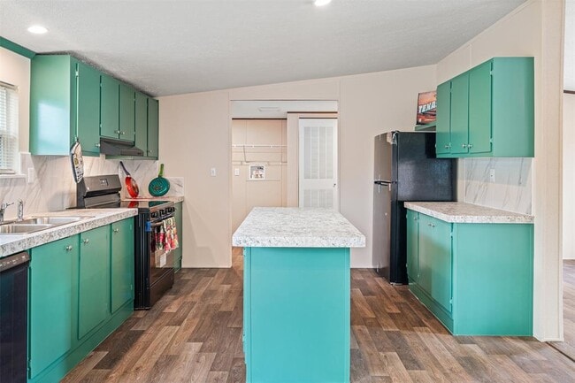 Photo - 265 Hershal Ln