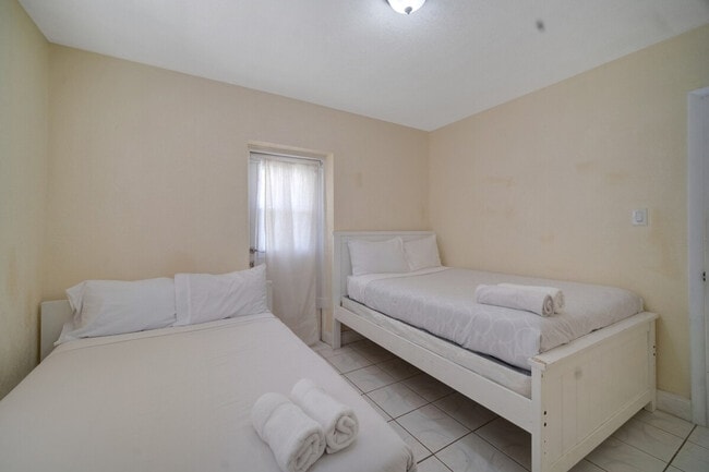 Photo - 1030 NW 144th St Unidad SI ID1520600P